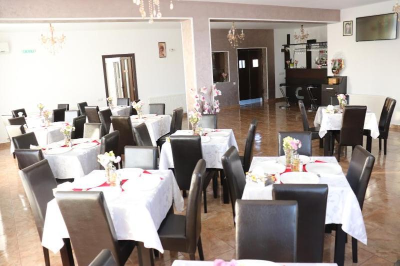 Pensiunea Maria Tania - Restaurant Mioveni 외부 사진